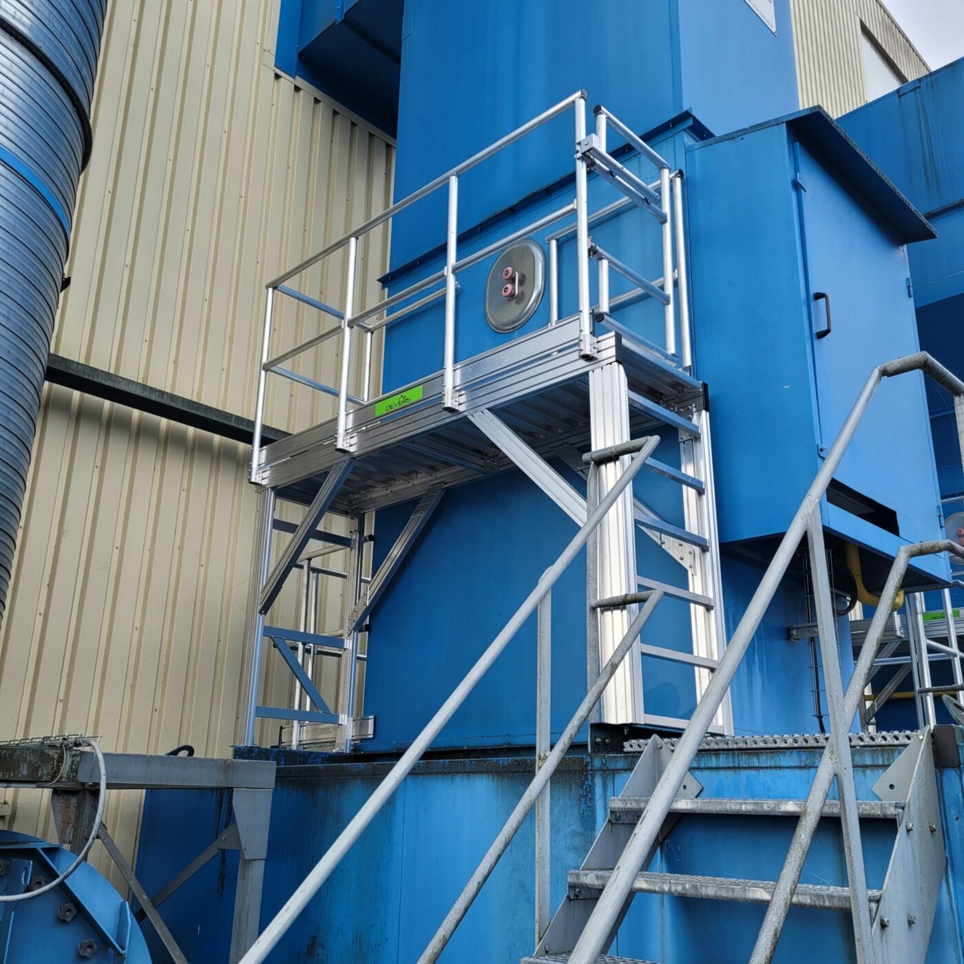 Fabrication et installation de passerelle aluminium